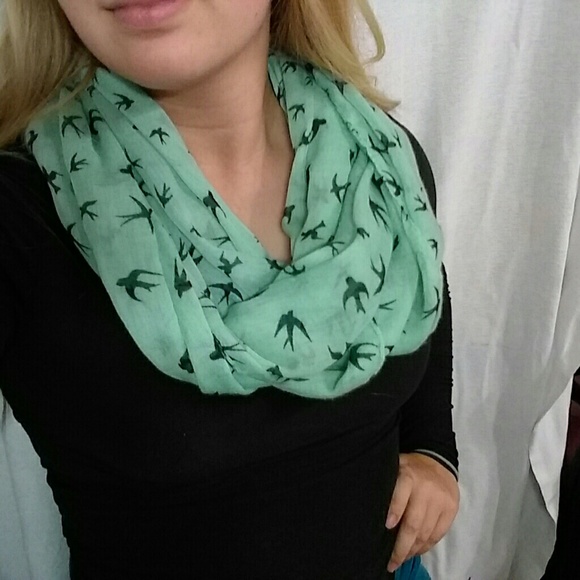 Green Boho Wrap scarf - Picture 2 of 6